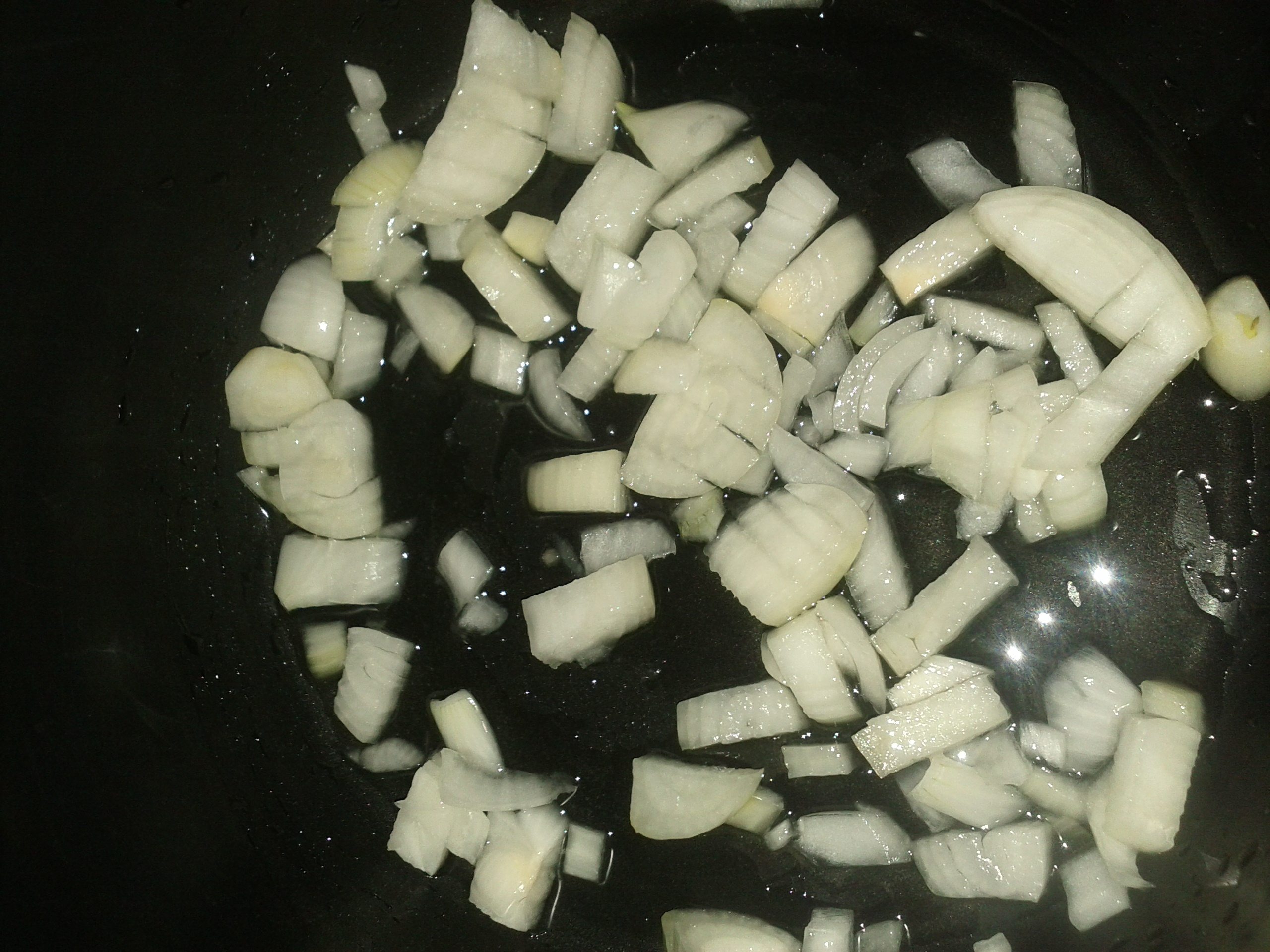 Medium size cubes onion 